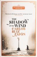 Zafón, Carlos Ruiz: The Shadow of the Wind. Translated by Lucia Graves. London, 2018, Weidenfeld &amp; Nicholson. Angol nyelven. Kiadói papírkötés.