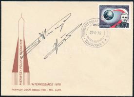 Pjotr Iljics Klimuk (1942- ), szovjet és Mirosław Hermaszewski (1941- ) lengyel űrhajósok aláírásai ...