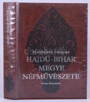 Hofer Tamás (szerk.): Hajdú-BIhar megye népművészete. Bp., 1989, Európa. Kiadói műbőr kötés, jó állapotban.