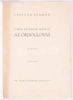 Lestyán Sándor: Gróf Sándor Móric, az Ördöglovas. 38 képpel.
Bp., [1942.], Dr. Vajna és Bokor, (Ath...