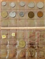 Vegyes, 132db-os, főleg külföldi érmetétel használt berakóban T:vegyes
Mixed, 132pcs, mostly foreig...