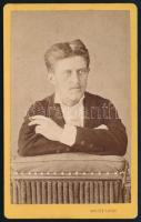 cca 1880 Férfi portré. Vizitkártya Weisz Lipót gyulai műterméből, 10,5x6,5 cm