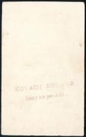 cca 1890-1900 Gyerekek elegáns öltözetben, vizitkártya, Kovách Béláné fényképésznő pecséttel jelzett...