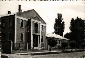 1965 Sárbogárd, Hámán Kató középiskolai leánykollégium. Képzőművészeti Alap (hullámos / wavy)