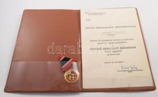 1972 "Bányász Szolgálati Érdemérem" arany, ezüst és bronz fokozata bronz kitüntetés mellsz...