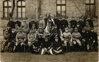 1915 Feldhaubitz Reg. No. 4. / Osztrák-magyar tábori tarackos ezred katonái eskütétel után / WWI K.u.K. military artillery, soldiers after taking the oath. Schäffer Armin udvari fényképész (Budapest) photo