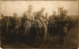 1915 Nagyszeben, Hermannstadt, Sibiu; Osztrák-magyar katonák tábori ágyúval Nagyszeben környékén / WWI K.u.K. military artillery, soldiers with field gun. photo (fa)