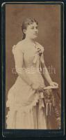 cca 1885 Gerő Lina (1858-1951) kolozsvári színésznő, Veress Ferenc felvétele, kopott sarokkal, 21x10 cm