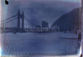 5 db üvegnegatív vegyes felvételekkel (közte a régi Erzsébet híd), 12x9 cm