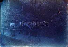 5 db üvegnegatív vegyes felvételekkel (kirándulási képek, csoportkép, stb.), 12x9 cm