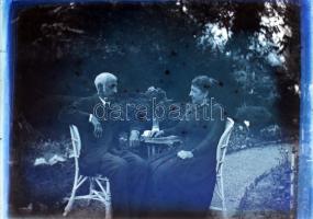 5 db üvegnegatív vegyes felvételekkel (kirándulási képek, csoportkép, stb.), 12x9 cm