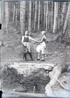 5 db üvegnegatív vegyes felvételekkel (kirándulási képek, csoportkép, stb.), 12x9 cm