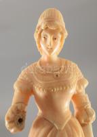 cca 1800-1820 Elegáns hölgy - faragott csont szobor, fa talapzaton, keze sérült, m: 17,5 cm