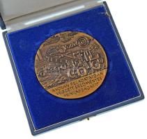 1970-1980 k. "A Volán feladataiban végzett eredményes munkásságáért" kétoldalas bronz plakett, eredeti dísztokban (99mm) T:UNC