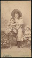 cca 1890 Lány testvérével. Keményhátú fotó Csonka Géza marosvásárhelyi műterméből, 15x8,5 cm