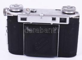 cca 1935 Certo Super Dollina. fényképezőgép, Schneider Kreuznach Xenar f: 2,8 f: 5 cm objektívvel,