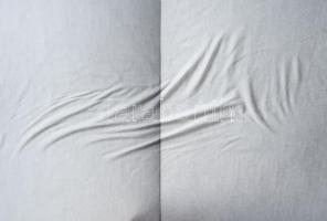 Maurer Dóra: 13 Traces. A művész, Maurer Dóra (1937-) festőművész, grafikus aláírásával a címlapon. ...