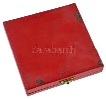 1960 k. "Szocializmusért - BVK PB" aranyozott bronz emlékérem, bronz jelvénnyel, tobkan (5...