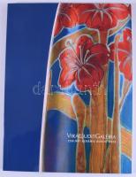 Virág Judit Galéria Zsolnay kerámia aukció 2025. Bp., 2025., Virág Judit Galéria, 147+1 p. Rendkívül gazdag, izgalmas, szuggesztív képanyaggal illusztrált. Gyűjtők számára hasznos szakkönyv. Kiadói papírkötés.