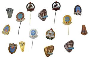 1960-1980 k. 15xklf "Törzsgárda" jelvényből álló tétel, közte zománcozott darabok, benne: Lenin Kohászati Művek (LKM), 3. sz. Volán Miskolc, KOMÉP, MKV, Földgép T:vegyes egyiken tűhiány