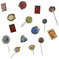 1960-1980 k. 15xklf "Törzsgárda" jelvényből álló tétel, közte zománcozott darabok, benne: Békés Megyei Tanács, Tanácsi Ipar, HCM, Diósgyőri Vasmű, Miskolci IKV, Betonárugyár, ÉV, Miskolci Könnyűgépgyár T:vegyes