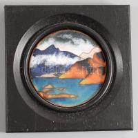 Sigrid Hoivik rekeszzománc tájkép, jelzett, fa keretben, d: 6 cm