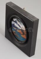 Sigrid Hoivik rekeszzománc tájkép, jelzett, fa keretben, d: 6 cm