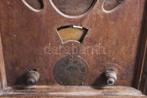 1934-1936 Orion "Kápolna" rádió. Sérüléssel, hiánnyal, 44x35 cm, nagyon ritka!