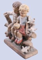 Gondos József (1909-1987): Gyerekpár galambokkal. Jelzett,sérüléssel, 16x17 cm