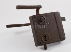 Antik falusi kapuzár kilinccsel