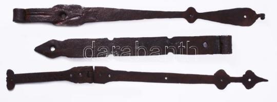 3 darab antik kovácsolt kapupánt, h: 53 cm alatt