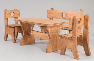Fa játékbútorok, pad, asztal, szék, h: 16 cm alatt