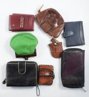 8 darab bőr és műbőr pénztárca és tartó