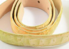 Világoszöld krokodilbőr öv