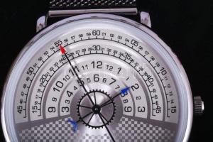 AMD fém tokos karóra, fém szíjjal, kvarc, díszdobozban, d: 38mm