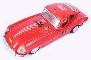 Kínai "Fire Chief" lemezjáték autó, elemmel működő, hiánnyal, kopással, h: 29 cm