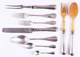 cca 1860-1930 A Perczel család hagyatékából származó 105 részes ezüst (Ag) evőeszköz- és szervírozó ...