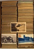 FRANCIAORSZÁG - Kb. 2400 db főleg RÉGI város képeslap dobozban, vegyes minőségben / FRANCE - Cca. 2400 mainly pre-1945 French town postcards in a box, in mixed quality