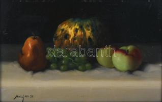 Molnár Z. János (1880-1960): Csendélet gyümölcsökkel. Olaj, karton, jelezve balra lent. Dekoratív fakeretben, 25x38,5 cm