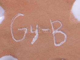 Győrbíró Enikő (1932-1999): 2 darab figura. Jelzett, felületi sérüléssel, m: 19 cm