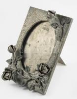 Patinázott fém asztali képkeret, m: 22 cm