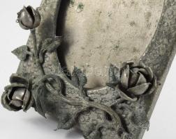 Patinázott fém asztali képkeret, m: 22 cm