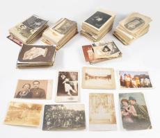 Óriási fotó tétel egy cipősdoboznyi régi és modern fotó, fotólap ca 1890-1960 több száz darab, sok érdekességgel: katonai, városképes, stb