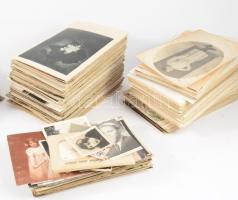 Óriási fotó tétel egy cipősdoboznyi régi és modern fotó, fotólap ca 1890-1960 több száz darab, sok é...