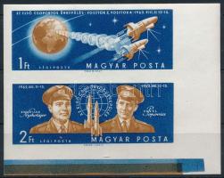 1962 Az első csoportos űrrepülés vágott ívsarki pár, ívszéli festékcsíkokkal