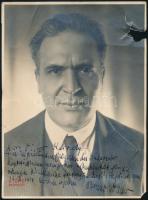 Bruno Walter [1876-1962] német származású amerikai karmester dedikált fényképe Karvaly Viktor karmester részére 1936-ból. Készítette: Stone, Brüsszel. A dedikáció keltezése: 1936. máj. 12. A jobb felső sarokban sérülés (szakadás, kis hiánnyal). 17,2 x 23,5 cm
