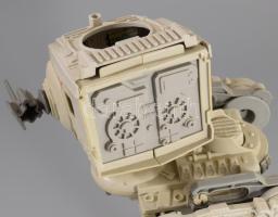 1982 Scout Walker figura, jelzett, hiánnyal, m: 27 cm