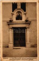 Zsámbék, a Szent Keresztről nevezett irgalmas nővérek tartományházának udvarfelőli bejárata. Goszleth udvari fényképész felvétele (fa)