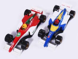 2 darab Transformers F1 versenyautó figura