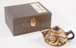 Kínai kerámia teáskanna, ón berakással, eredeti dobozában új állapotban. 16 cm